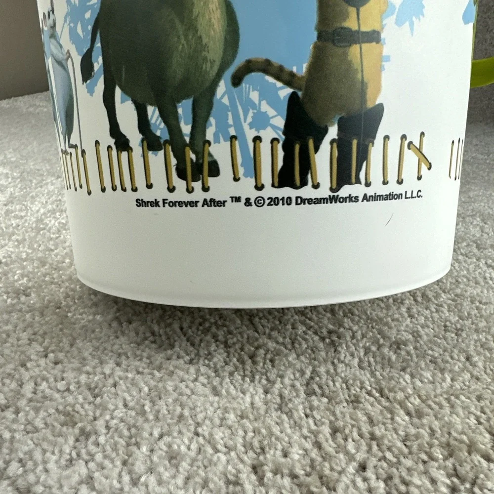 Tupperware Shrek Forever After‎ 2010 8.5 L Giant Canister with Handle